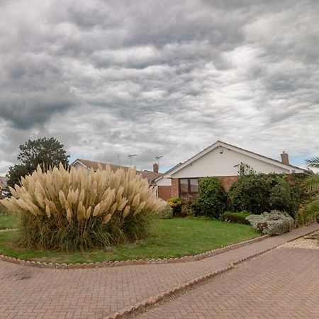 Palm Bay'S Luxury Bungalow - Self Check In & Parking Villa Margate Exterior foto